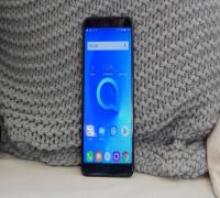 مراجعة هاتف ALCATEL 3V الذي تم الإعلان عنه في MWC